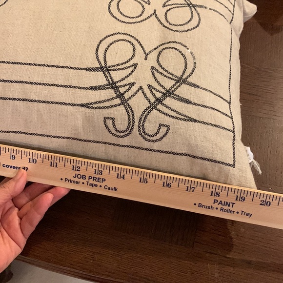 Ikhan decorative pillow, sequined design/ beige - Picture 8 of 8